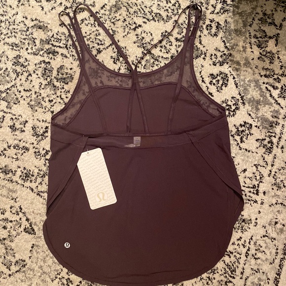 🆕🍋Lululemon Anew Singlet side slit tank, black currant - Picture 6 of 8